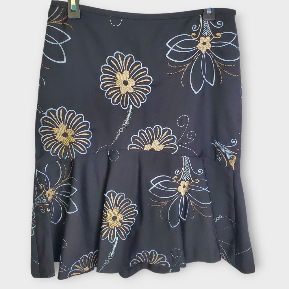 Vintage Y2K LOFT Black Floral Embroidered Skirt Size 6